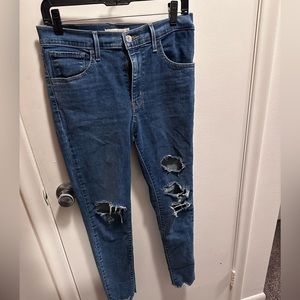 Levi’s 720 skinny jeans 30x28. High rise